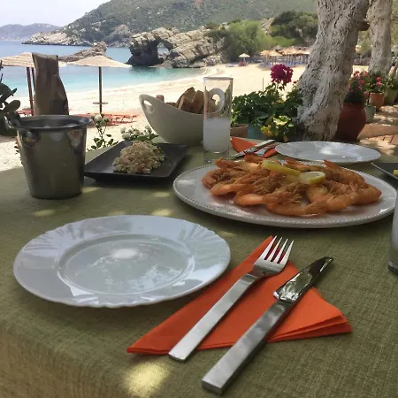 Tota Marinou Hotel Agioi Apostoloi (Evia)
