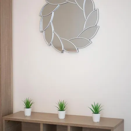 Tota Marinou Hotel *
